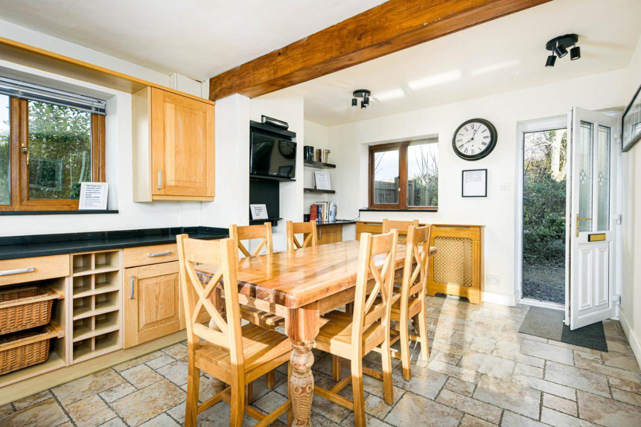 Villa The West Barn Near Bath, Sleeps 24 And 2 Hot Tubs à Bristol Extérieur photo
