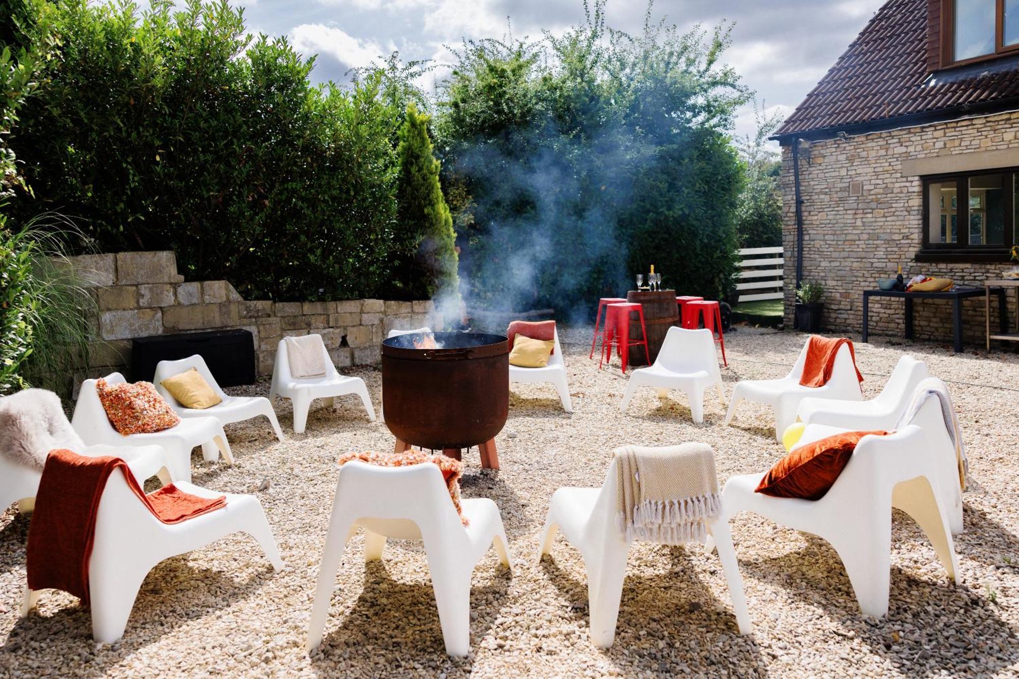 Villa The West Barn Near Bath, Sleeps 24 And 2 Hot Tubs à Bristol Extérieur photo