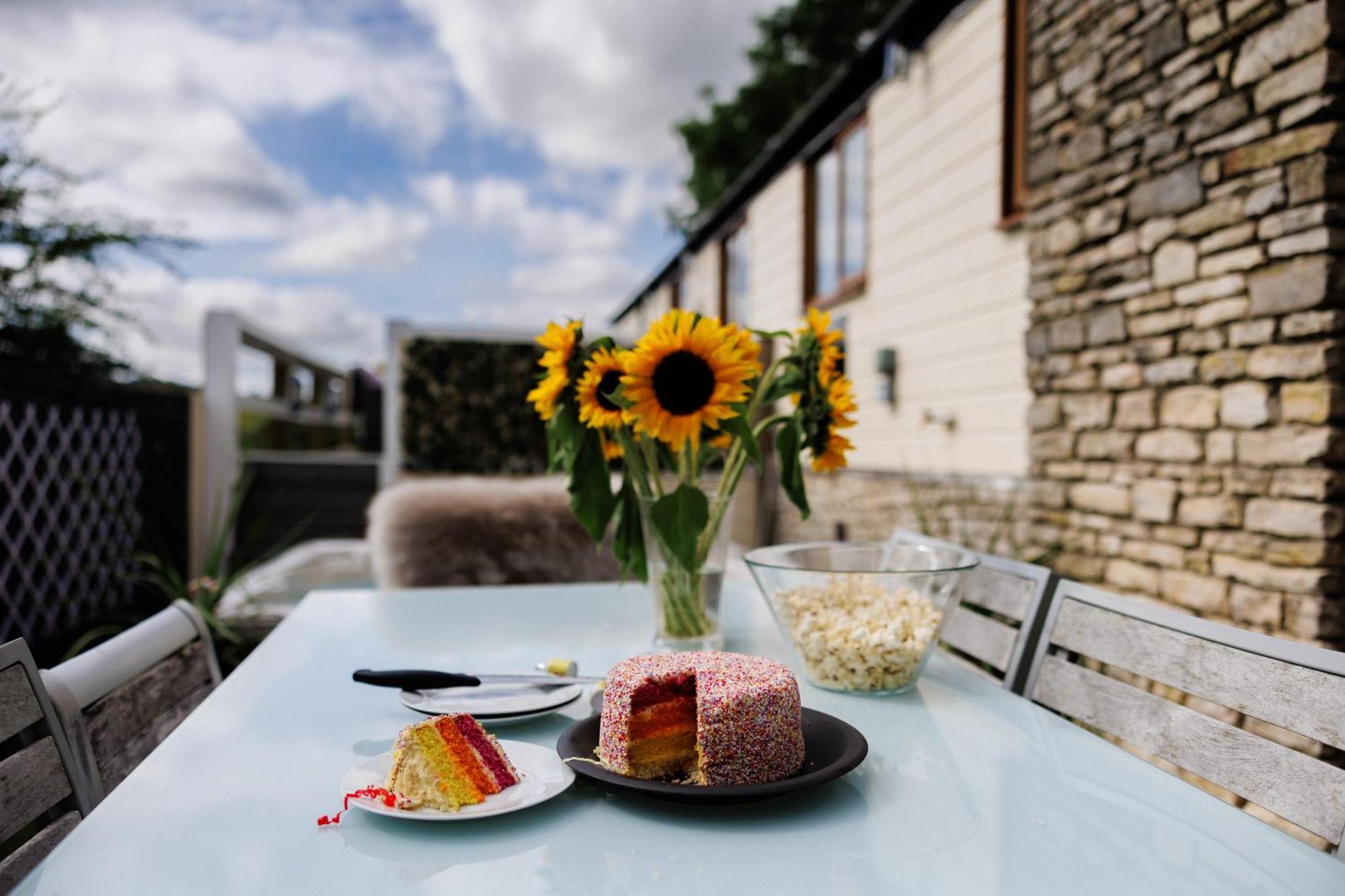 Villa The West Barn Near Bath, Sleeps 24 And 2 Hot Tubs à Bristol Extérieur photo