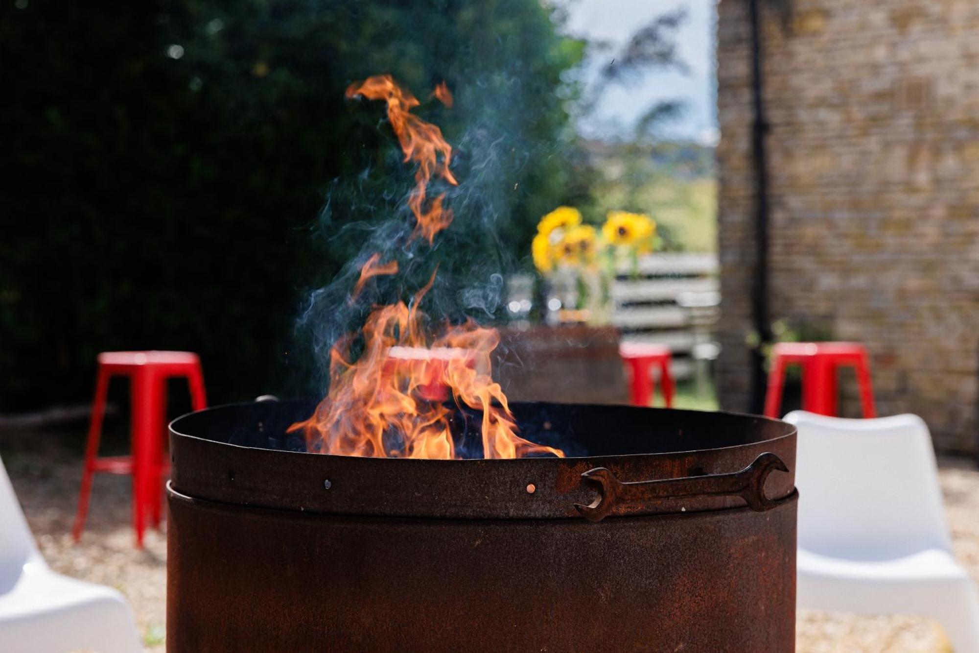 Villa The West Barn Near Bath, Sleeps 24 And 2 Hot Tubs à Bristol Extérieur photo