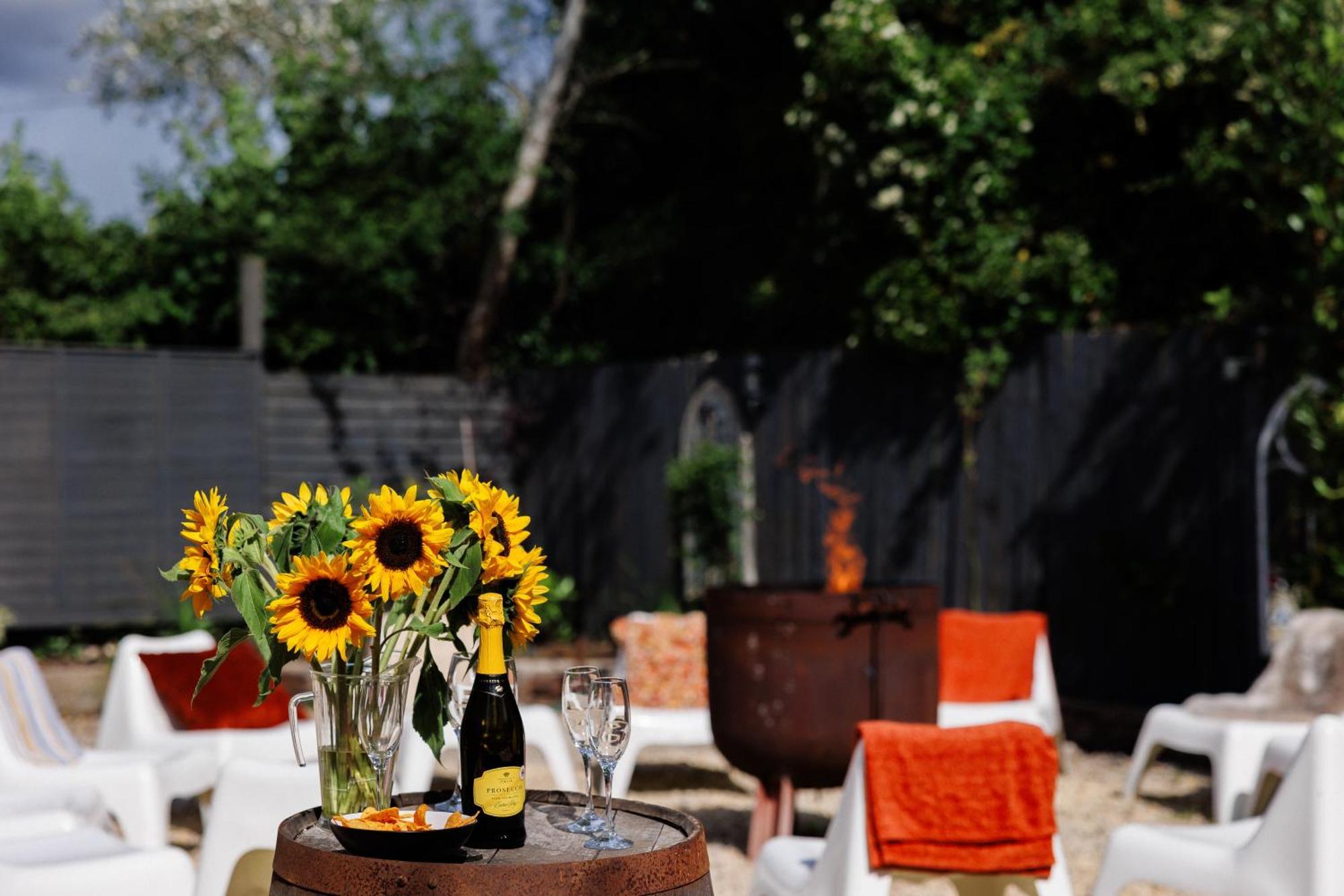 Villa The West Barn Near Bath, Sleeps 24 And 2 Hot Tubs à Bristol Extérieur photo